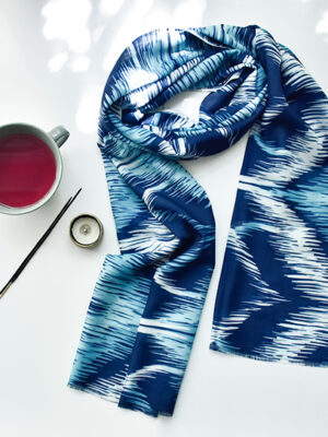 خرید شال سفید آبی