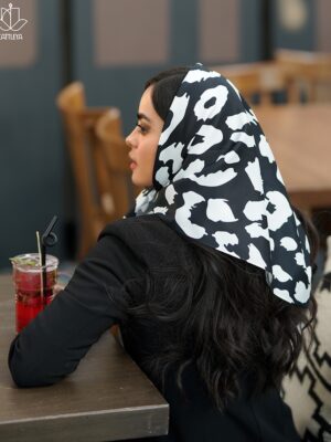 بیبی اسکارف سیاه سفید