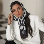 روسری طرحدار مشکی و سفید