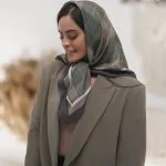 روسری قهوای خاص