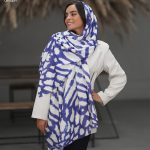 شال آبی سفید