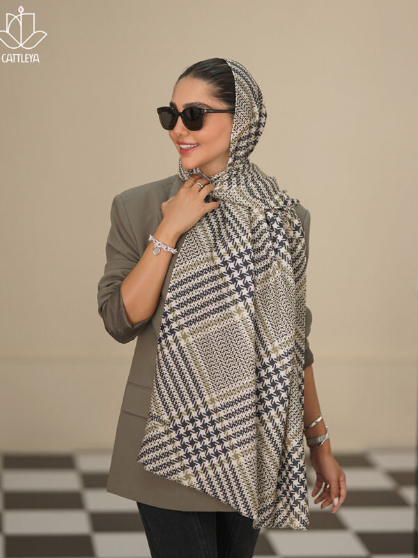 شال طرحدار کرم