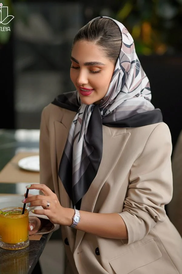 مدیوم اسکارف ابریشمی