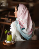 مدیوم حاشیه صورتی