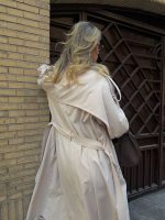 ترنچ کت اُور بلند استخوانی - Image 6