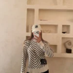 پلیور V-line کرم مشکی