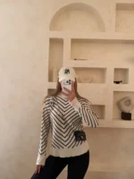 پلیور V-line کرم مشکی