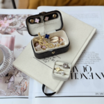 Velvet jewelry Mini box|Black