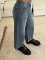 Pullandbear Cropped Wide-Leg Jeans –Indigo Blue - Image 3
